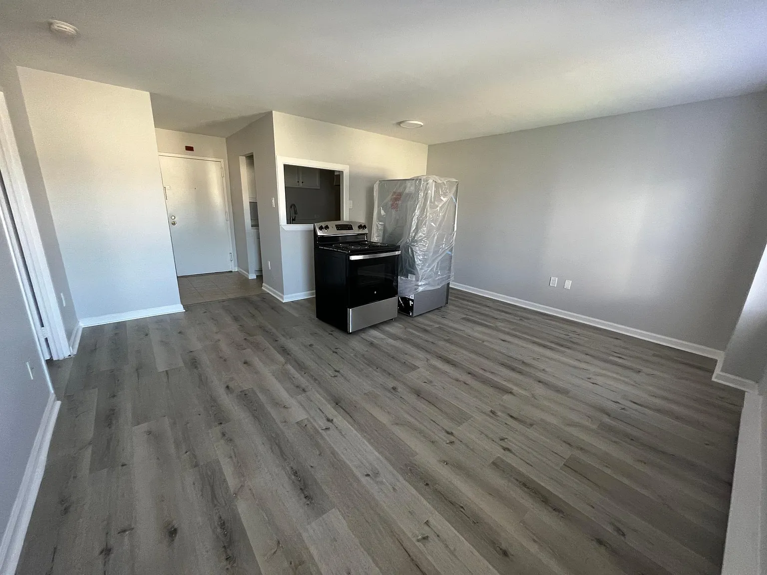 4901 Stenton Ave — Photo 2