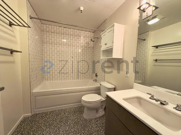 500 Molino St #208 — Photo 12