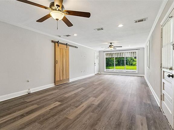 3rd image of 266 Roselyn Park Pl