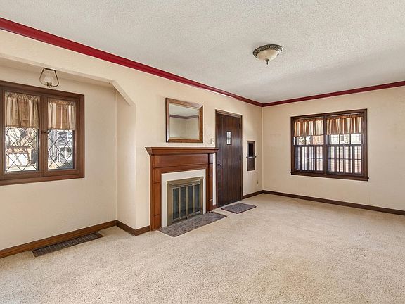 3rd image of 2905 46th St