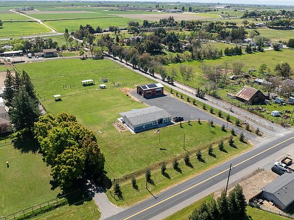 4th image of 12420 Lancaster Rd