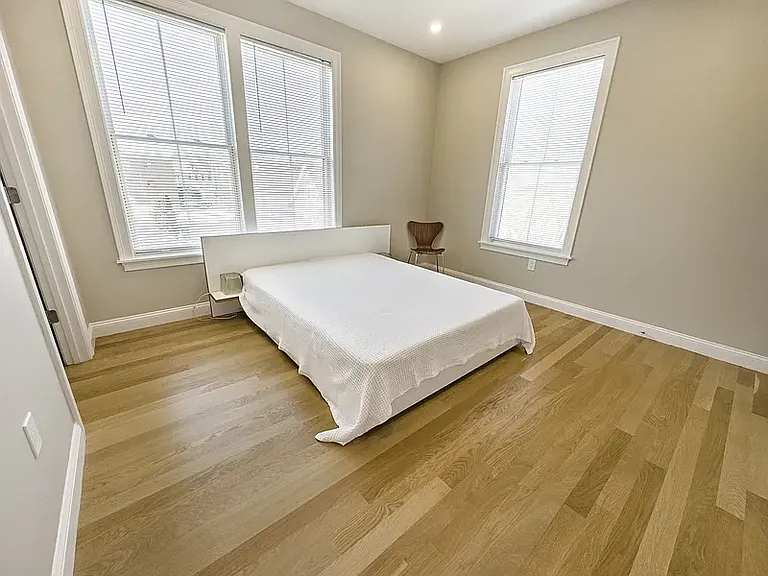 40 Waverly St — Photo 10