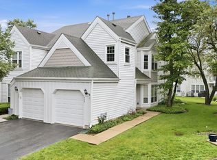 325 Stillwater Ct, Wauconda, IL 60084