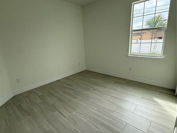 4th image of 17456 Barbara Dr