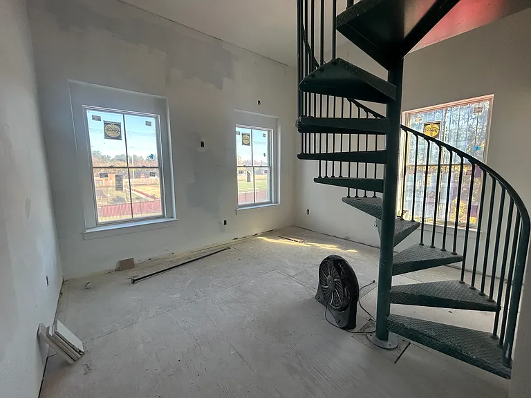1031 E Monument St #7 — Photo 8