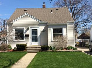 21607 Colony St, Saint Clair Shores, MI 48080