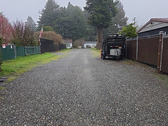 5th image of 4092 Excelsior Rd