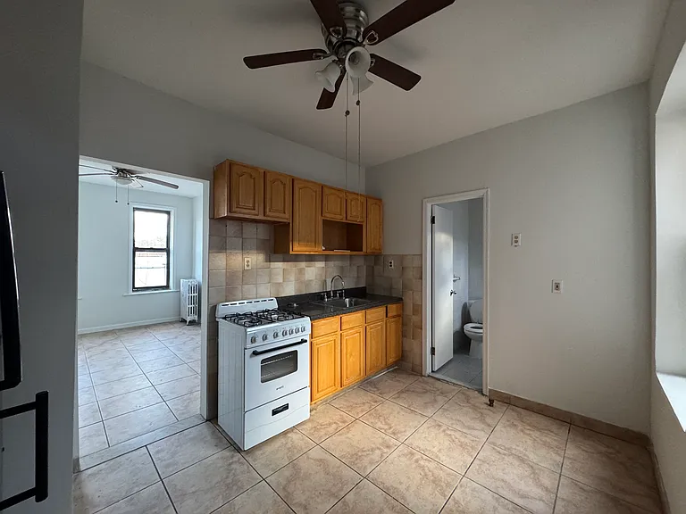 2027 Stillwell Ave #3R — Photo 10