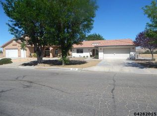 27931 Hummingbird Ln, Helendale, CA 92342