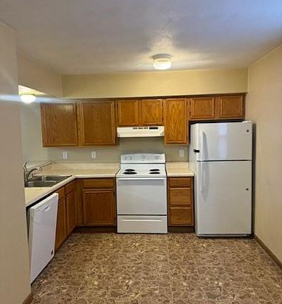 5th image of 177 Madison St #177