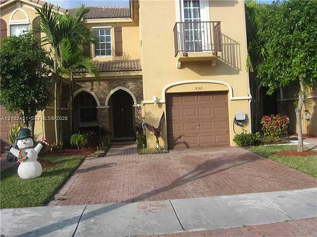 Ab At Tamiami Trail Phase — Photo 1