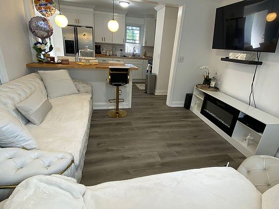 5th image of 9 19th Ave Floor 1
