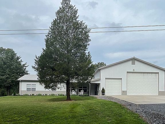 2nd image of 45 Hickory Cir