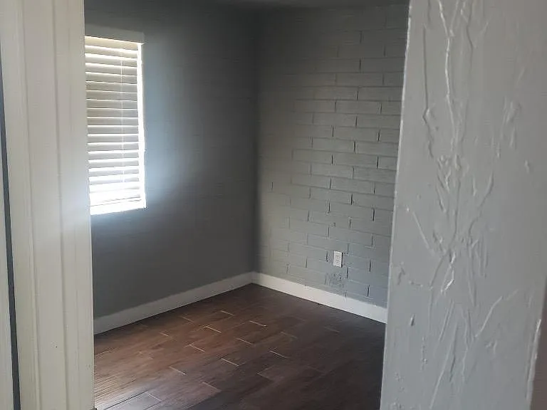 1017 N Main St #7 — Photo 5