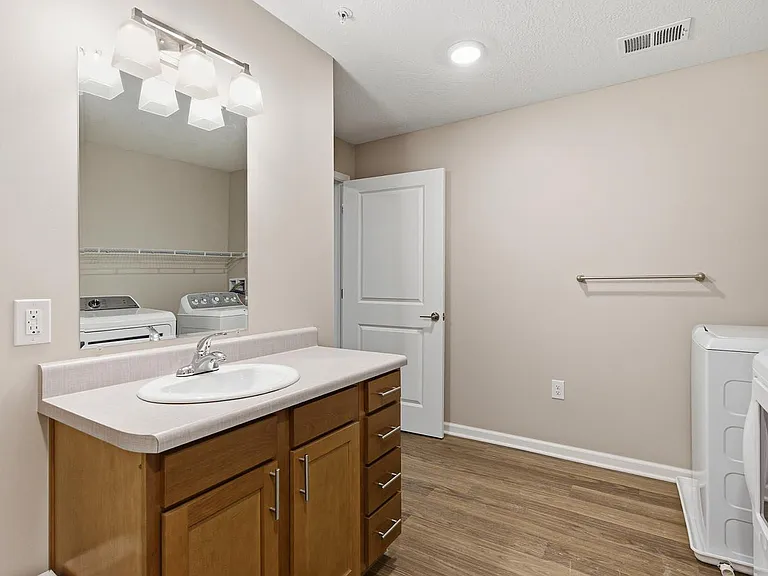 Granville Woods Lofts II — Photo 24
