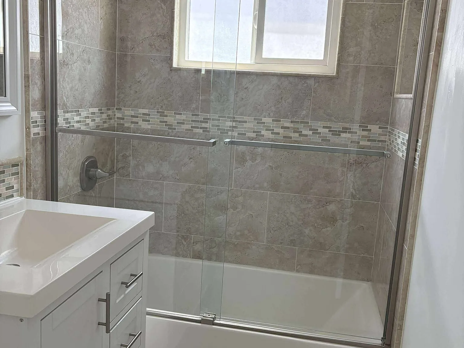 4 bed, 1350 sqft, $3,400 — Photo 4