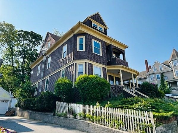 2nd image of 319-321 Belmont St