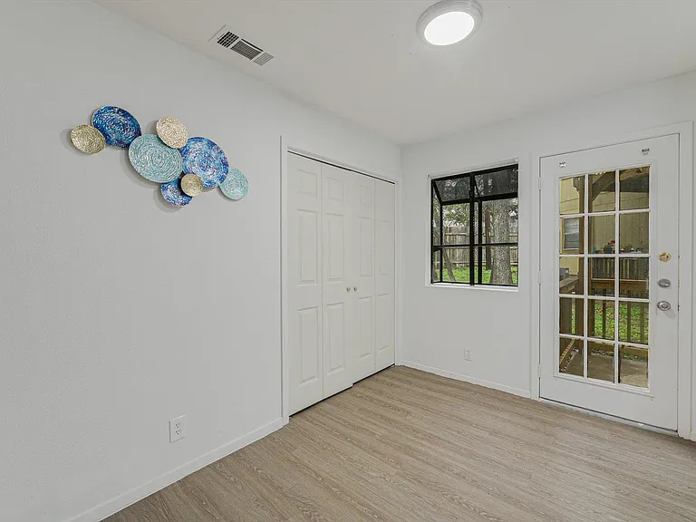 4301 Acropolis Ct #B — Photo 4