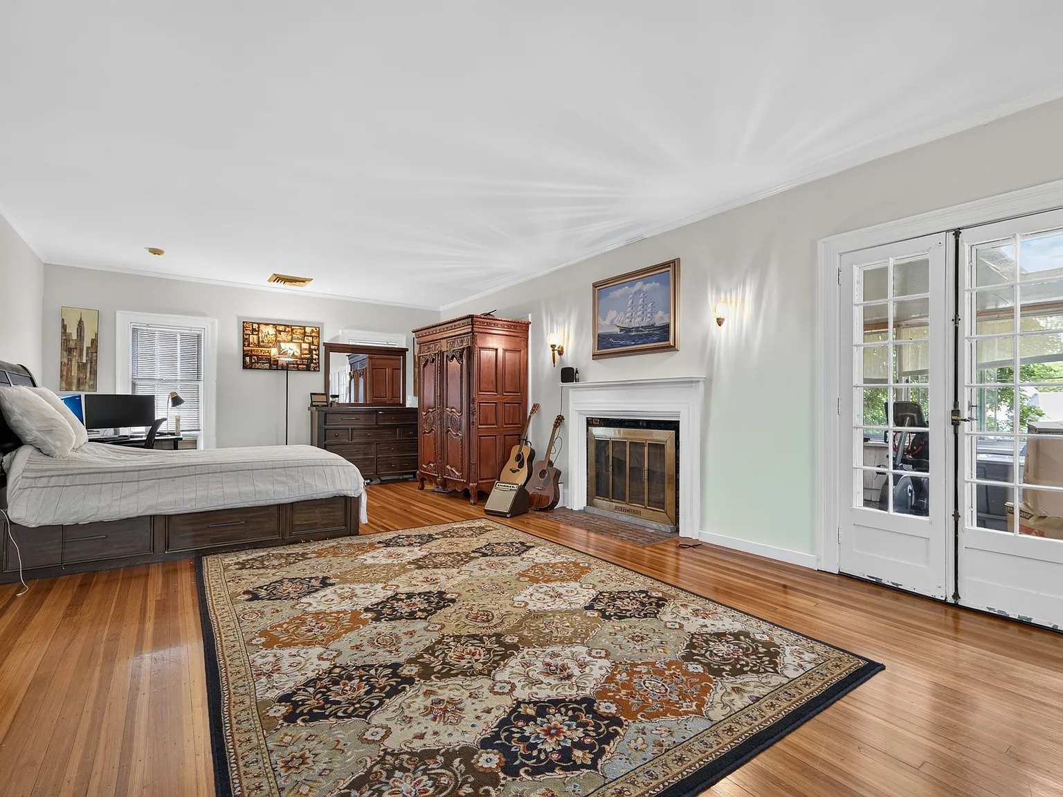 7 bed, 5000 sqft, $7,200 — Photo 4