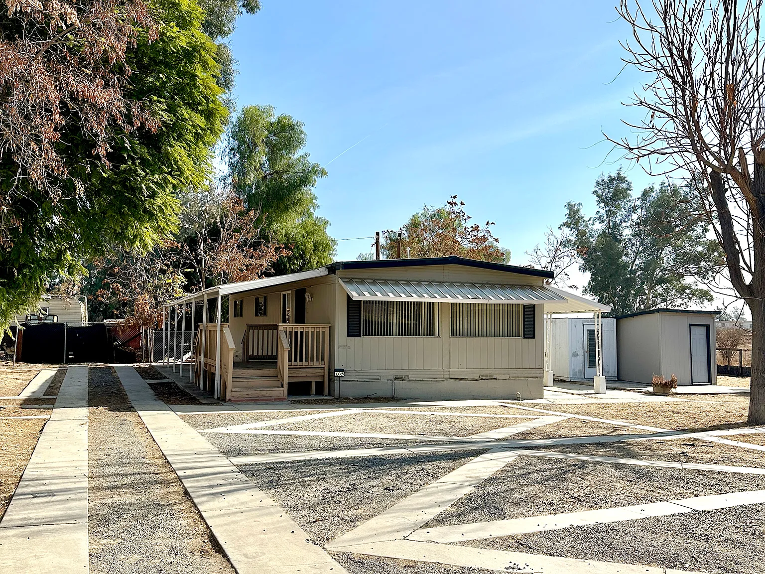 3 bed, $2,100 — Photo 2