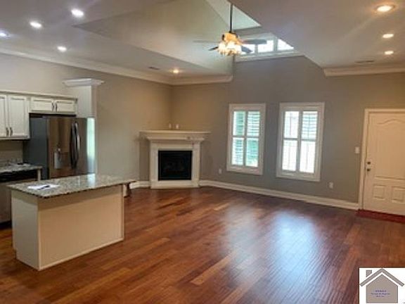 3rd image of 3211 Mallard Cir