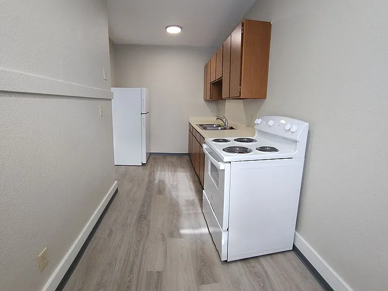 Florence Apartments — Photo 49