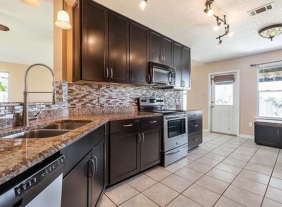 4th image of 3605 Aspen Dr