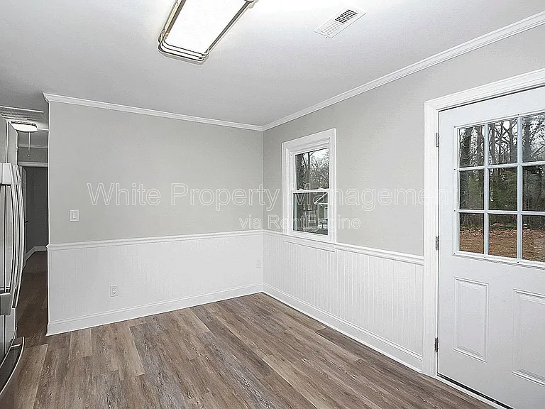 604 Westwood Cir — Photo 11