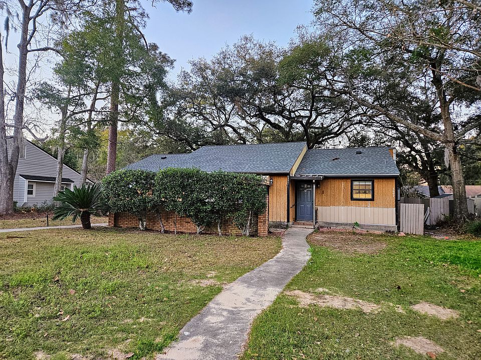 Two unit townhome and will be renting the right portion. Two bed, two bath unit. View is from the large driveway.