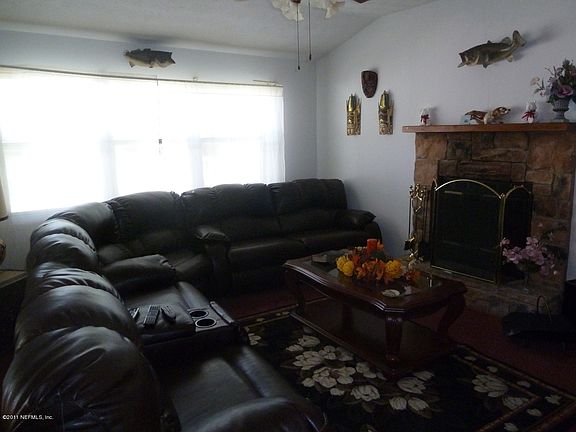 3rd image of 1161 Arbor Cir N