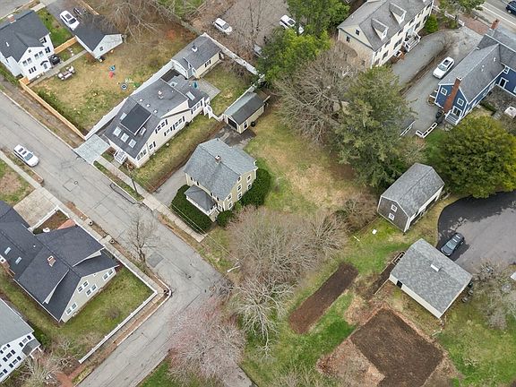 3rd image of 16 Dawes St