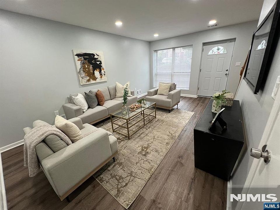 2nd image of 17 Rutgers Drive