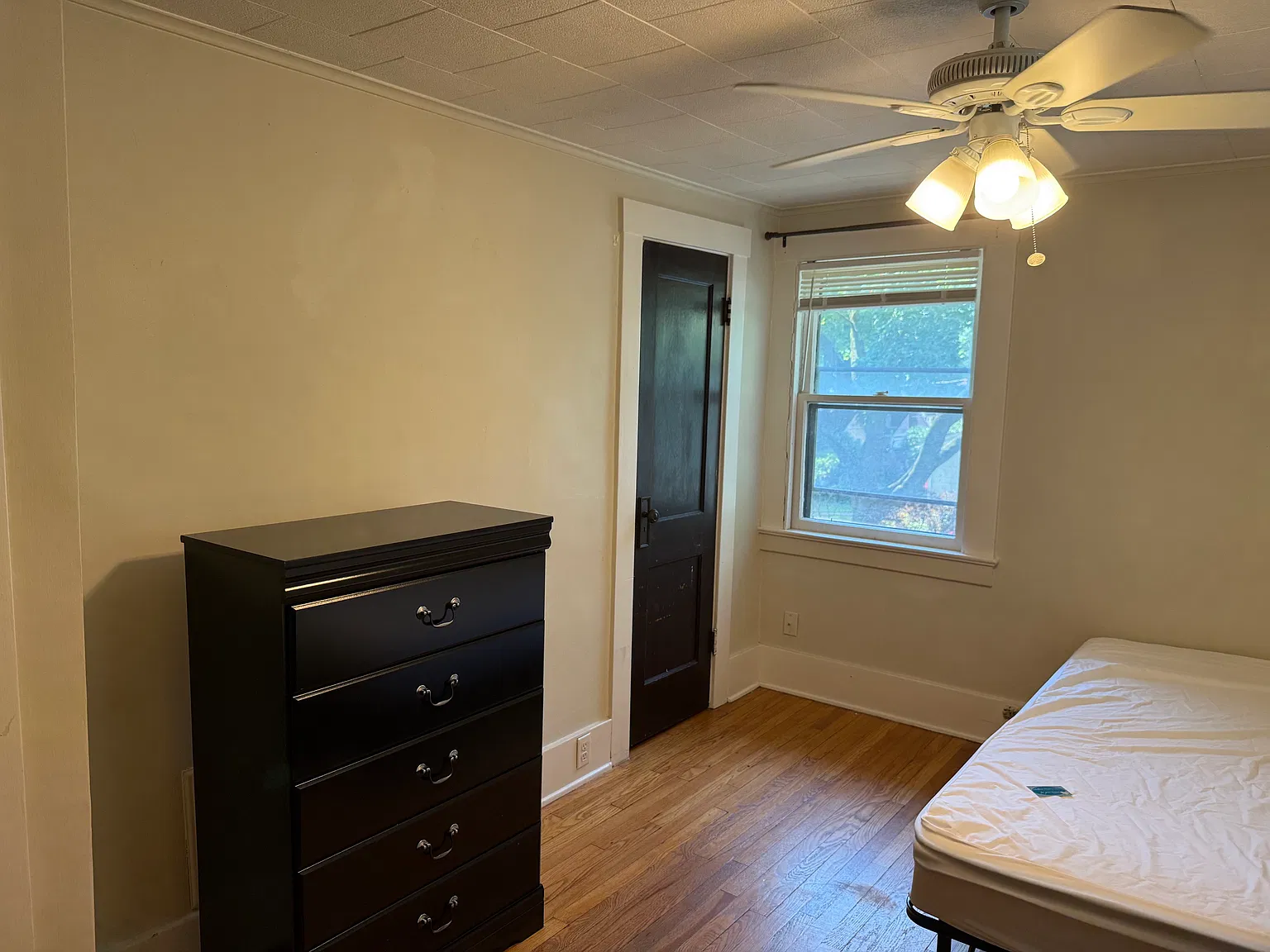 3 bed, 1500 sqft, $435 — Photo 3