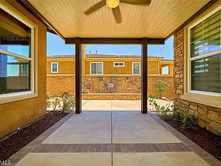 7870 Sanctuary — Photo 35