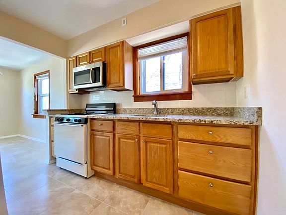 5th image of 22-11 48th St #2