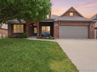 4610 E 143rd St S, Bixby, OK 74008