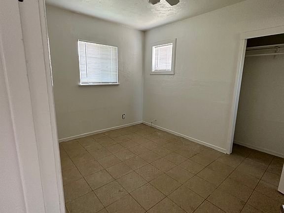 5th image of 3143 E Clay Ave
