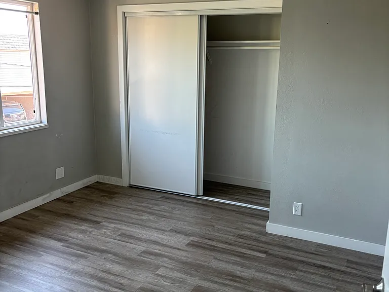 186-192 Selwyn Dr #2 — Photo 4