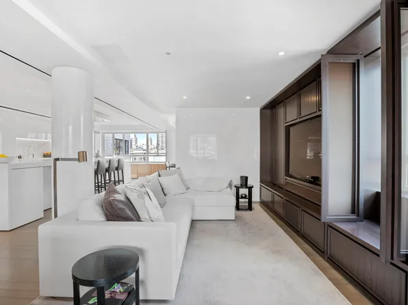 799 Park Avenue image 5 of 11