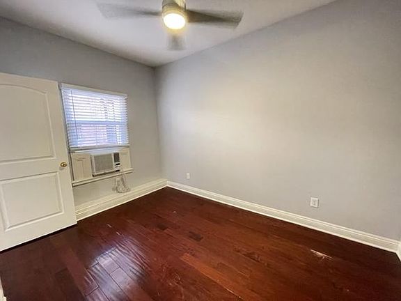 2nd image of 701 S Mariposa Ave