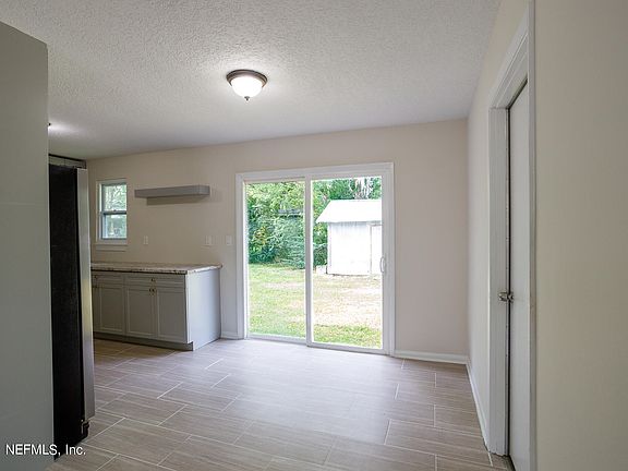 5th image of 211 Highland Ave