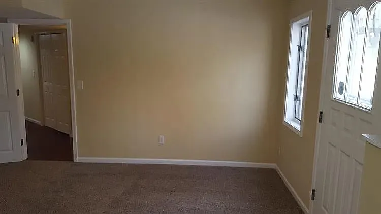 501 Dustin Dr — Photo 11
