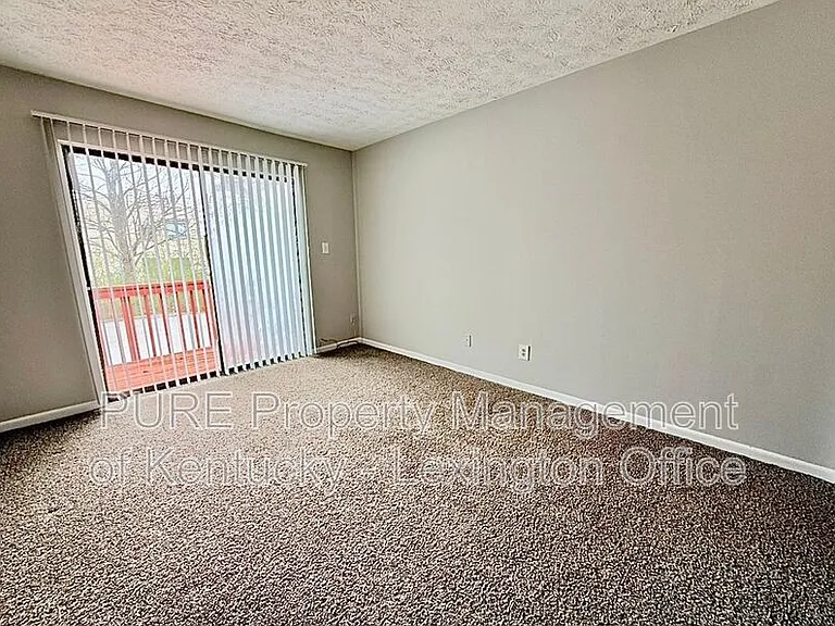 3772 Camelot Dr #4 — Photo 13