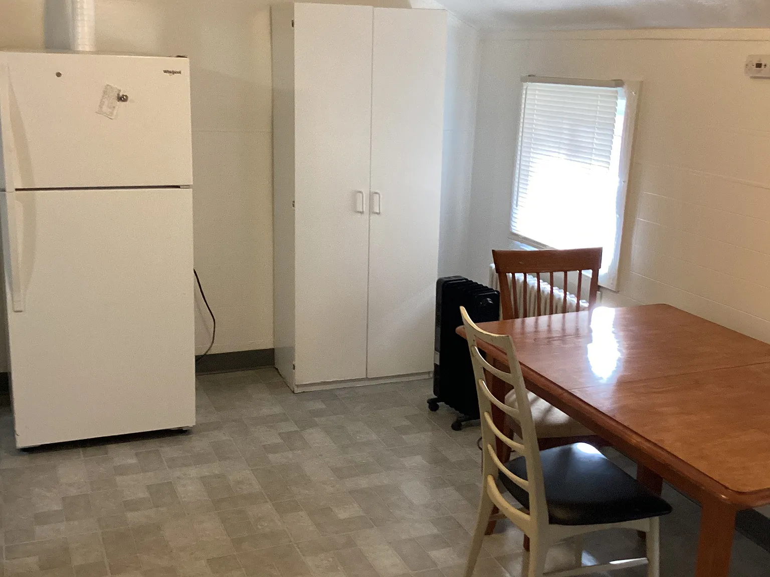 517 1/2 Hill Ave — Photo 2