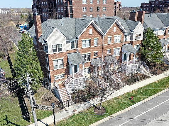 2nd image of 488 W Wood St