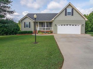 6 Country Knolls Dr, Greer, SC 29651