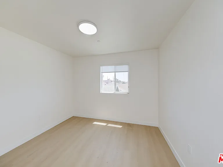 233 N Chicago St — Photo 23