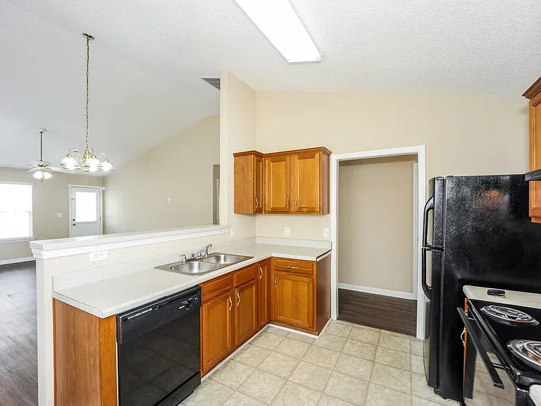 2167 Red Oak Cir — Photo 9