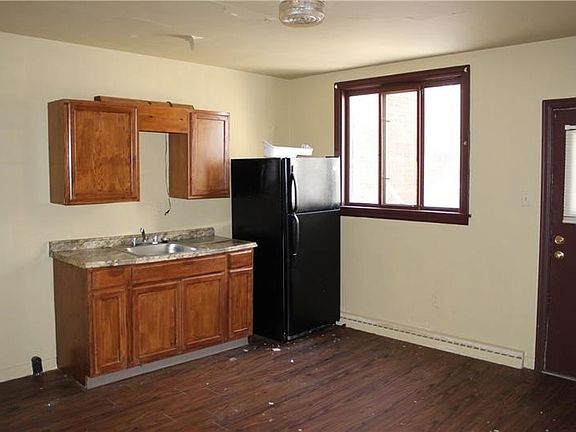 4th image of 569 Linden Way