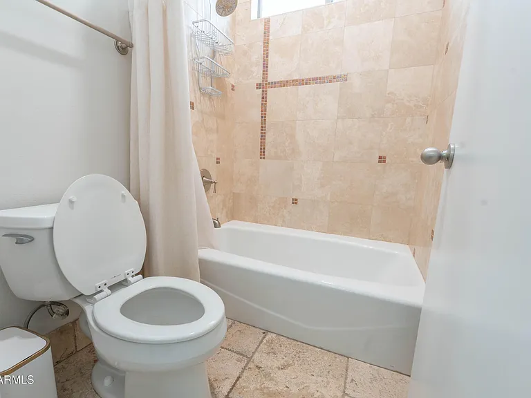 3552 E Jaeger Cir — Photo 17